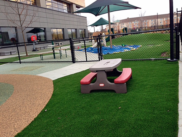 Plastic Grass Paris, Tennessee Playground, Commercial Landscape